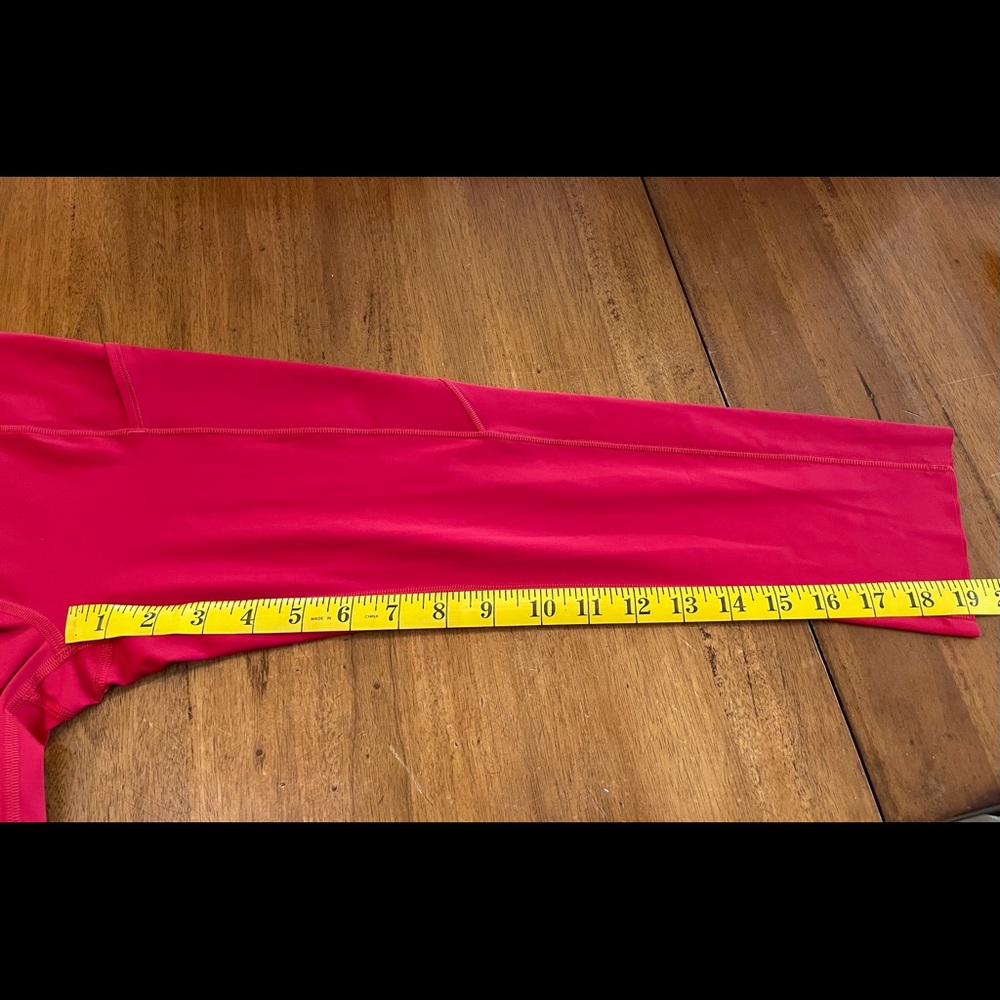 Lululemon cropped 19” Red leggings. Wore a couple of times if that, tag still on